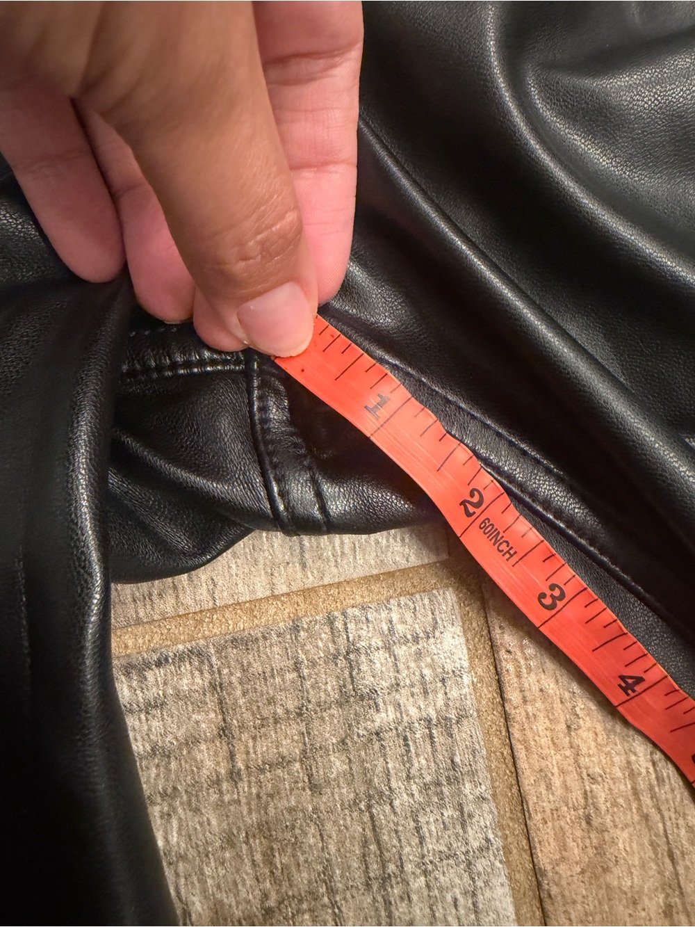 Abercrombie and Fitch 90s Straight Vegan Leather Pants. - Picture 8 of 9